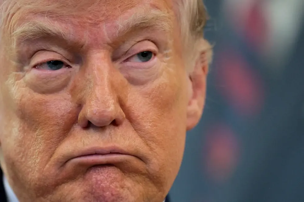 Trump publica nova imagem de IA com Jesus em meio a críticas do governo ao papa