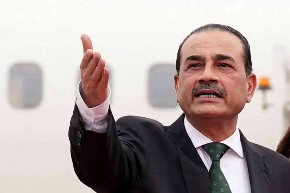 Comandante do Exército do Paquistão vai a Teerã para estimular negociação com os EUA.