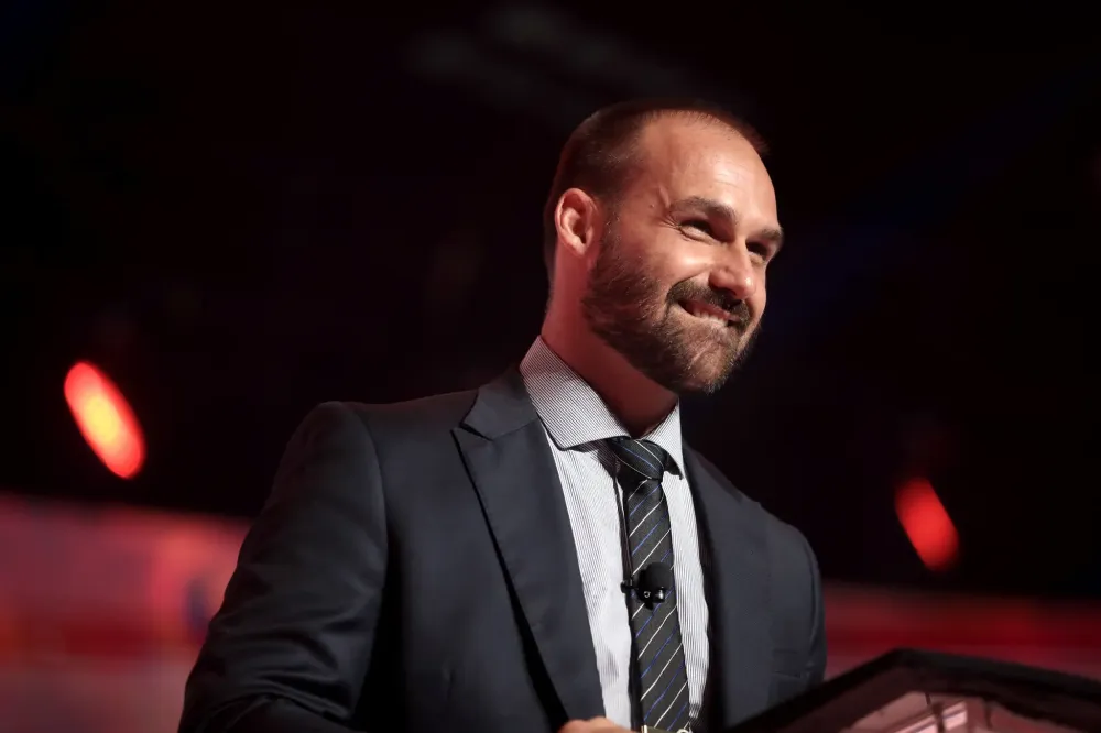 Eduardo Bolsonaro acusa Moraes de tentar acessar dados nos EUA