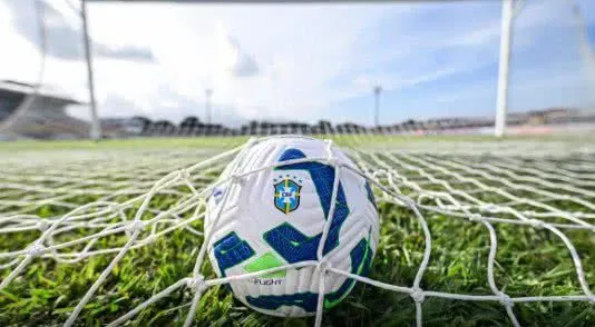 Gigante da Série A tem contas reprovadas por dever mais de R$ 50 milhões para empresários de jogadores