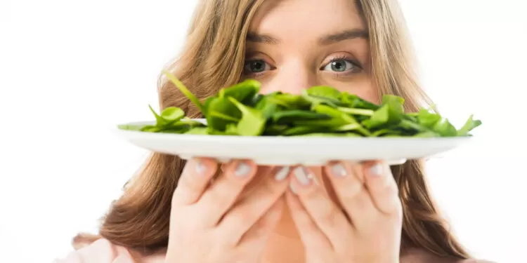 Conheça os efeitos do espinafre na prevenção de doenças crônicas.