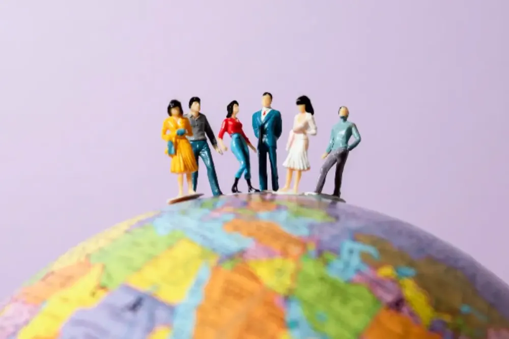 BRICS trabalham mais horas que o resto do mundo (com Brasil no top 5); veja ranking