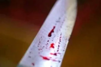 Mulher esfaqueia marido durante discussão e é presa em flagrante na RMR.