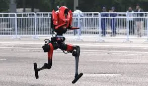 Conheça o robô humanoide que superou o recordista humano numa meia-maratona.