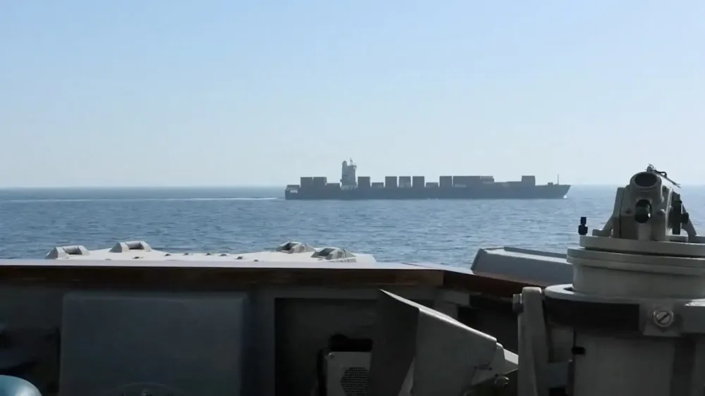 Navio iraniano apreendido pelos EUA provavelmente transportava itens de uso militar