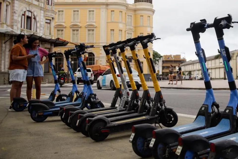 “Vai acontecer uma morte”, diz vereador ao pedir suspensão de patinetes no Recife
