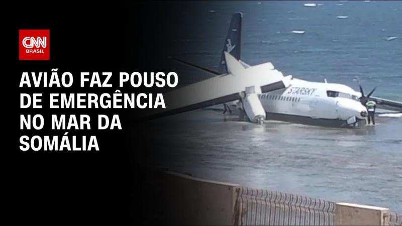 Avião com 55 passageiros faz pouso de emergência em praia na Somália