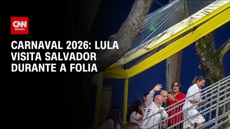 Lula chega a Salvador e acompanha folia ao lado da primeira-dama