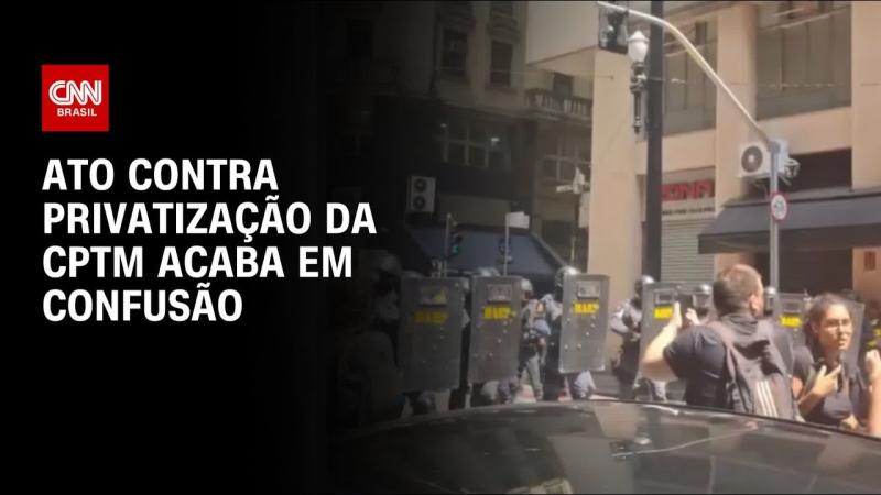  PM e manifestantes entram em confronto em ato contra leilão da CPTM em SP